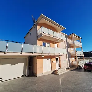 Valjan Apartman Trogir